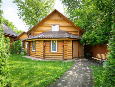 Комплекс из трёх коттеджей на 30 человек