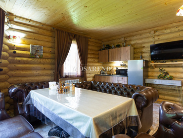 Комплекс из трёх коттеджей на 30 человек