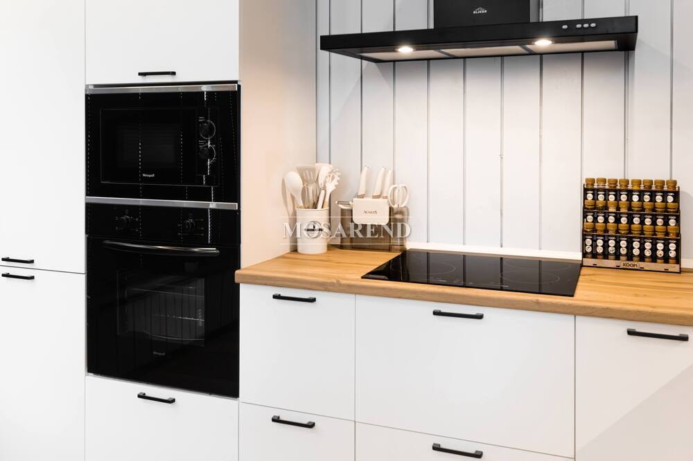 Комплекс из двух коттеджей на 24 человека