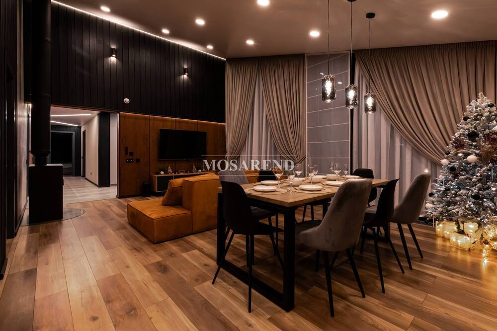 Комплекс из двух коттеджей на 24 человека