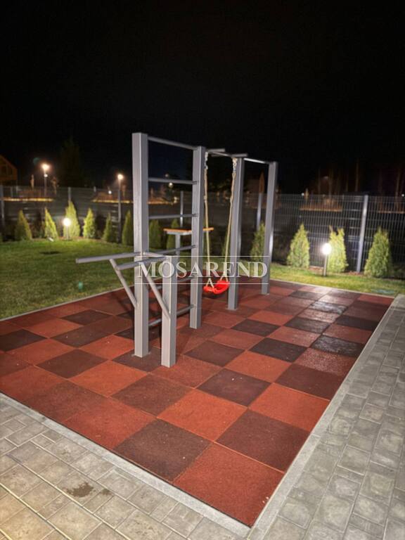 Комплекс из двух коттеджей на 24 человека