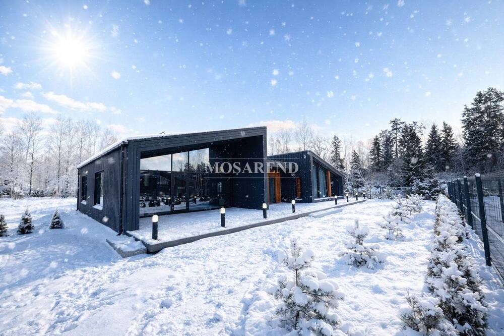 Комплекс из двух коттеджей на 24 человека