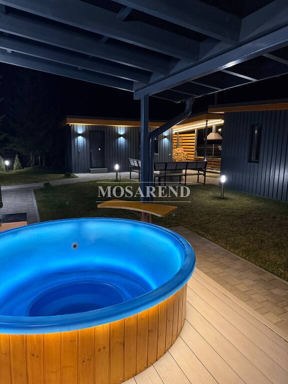 Комплекс из двух коттеджей на 24 человека