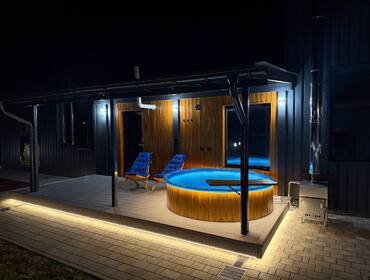 Комплекс из двух коттеджей на 24 человека