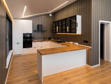 Комплекс из двух коттеджей на 24 человека