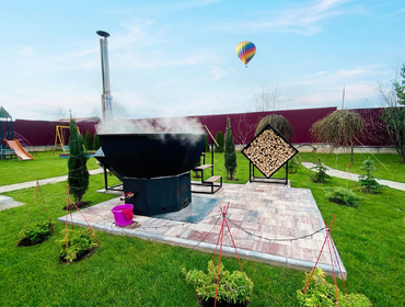 Комплекс из двух коттеджей на 35 человек