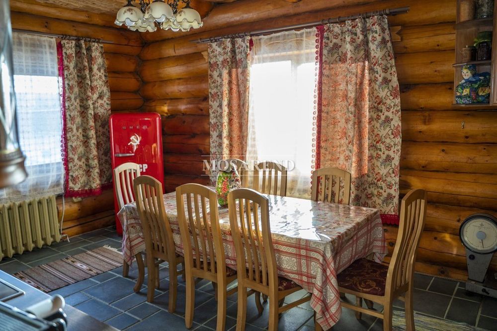 Усадьба из 6 строений на 150 человек