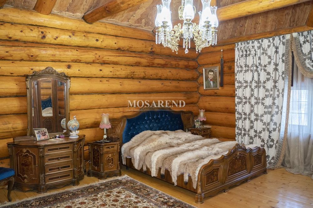 Усадьба из 6 строений на 150 человек