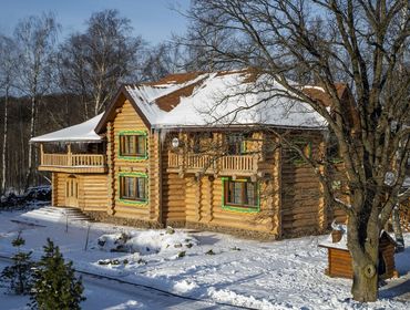 Усадьба из 6 строений на 150 человек