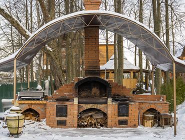 Усадьба из 6 строений на 150 человек