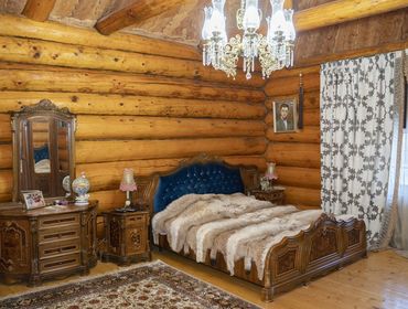 Усадьба из 6 строений на 150 человек
