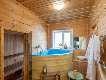 Комплекс из двух коттеджей на 35 человек