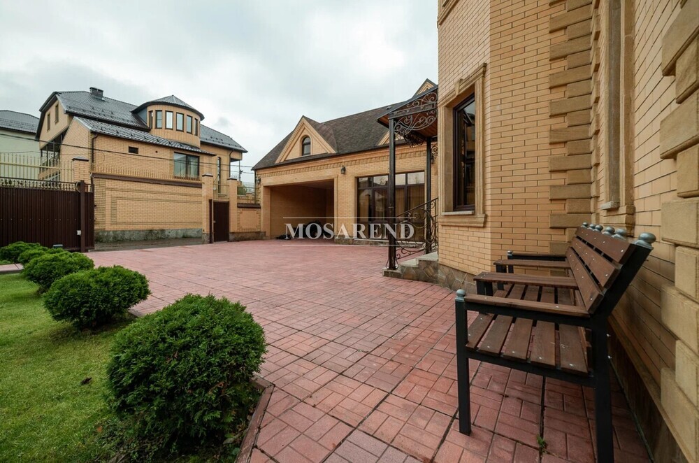 Барский дом в Румянцево - коттедж на 30 человек