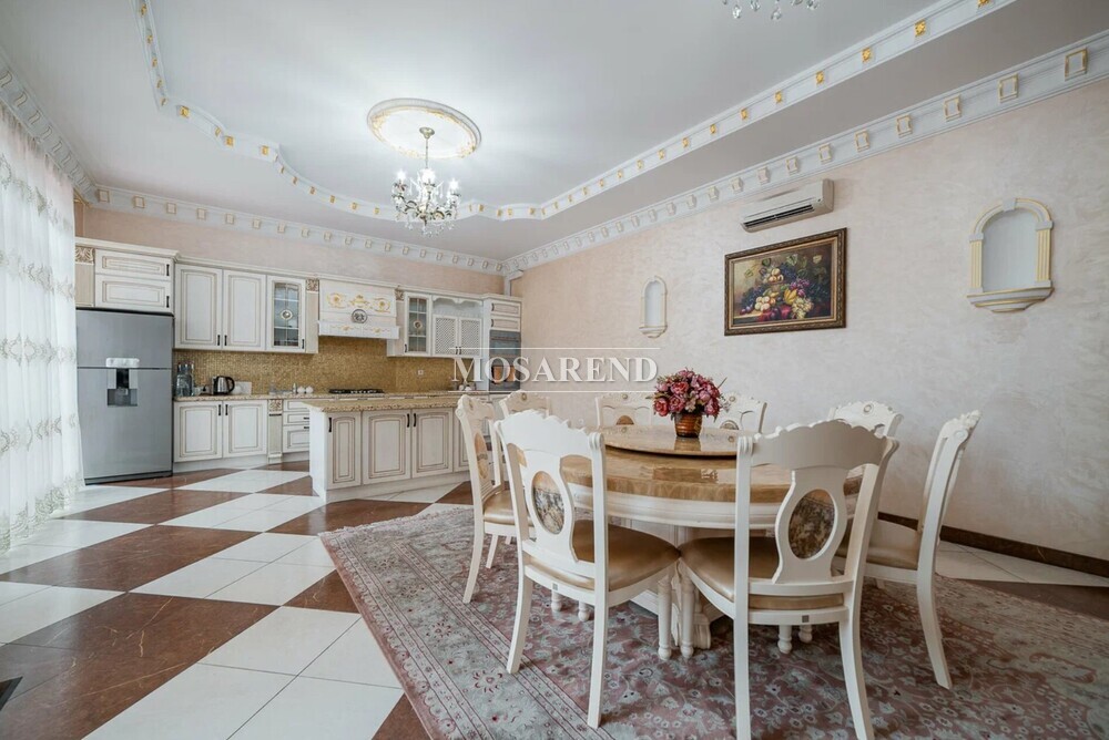 Барский дом в Румянцево - коттедж на 30 человек