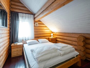 Комплекс из двух коттеджей на 30 человек