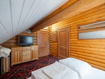 Комплекс из двух коттеджей на 30 человек