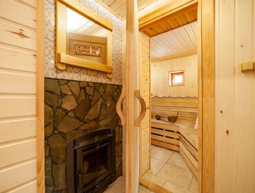 Комплекс из двух коттеджей на 30 человек