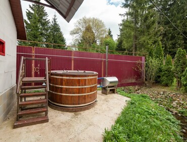 Комплекс из двух коттеджей на 30 человек