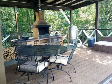 Комплекс из трех коттеджей на 12 человек