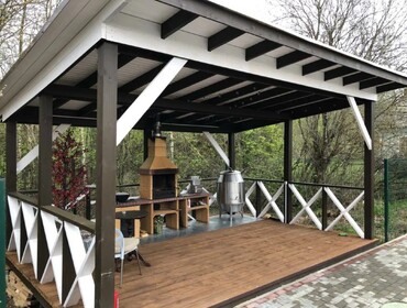 Комплекс из трех коттеджей на 12 человек