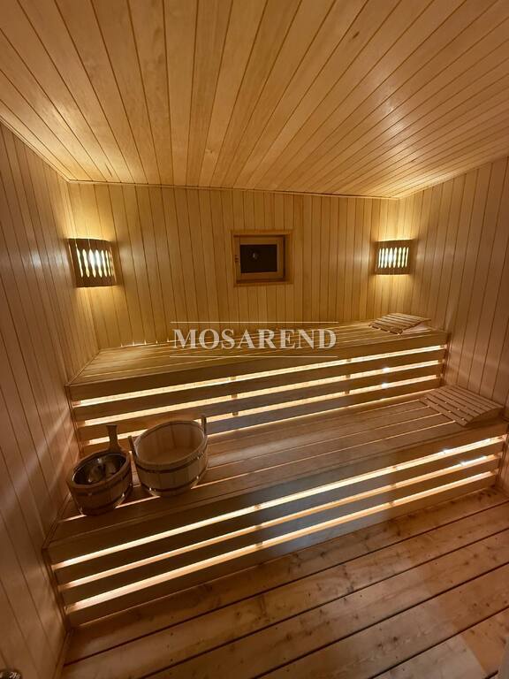 Коттедж на 12 человек