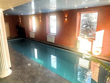 Комплекс из двух коттеджей на 60 человек