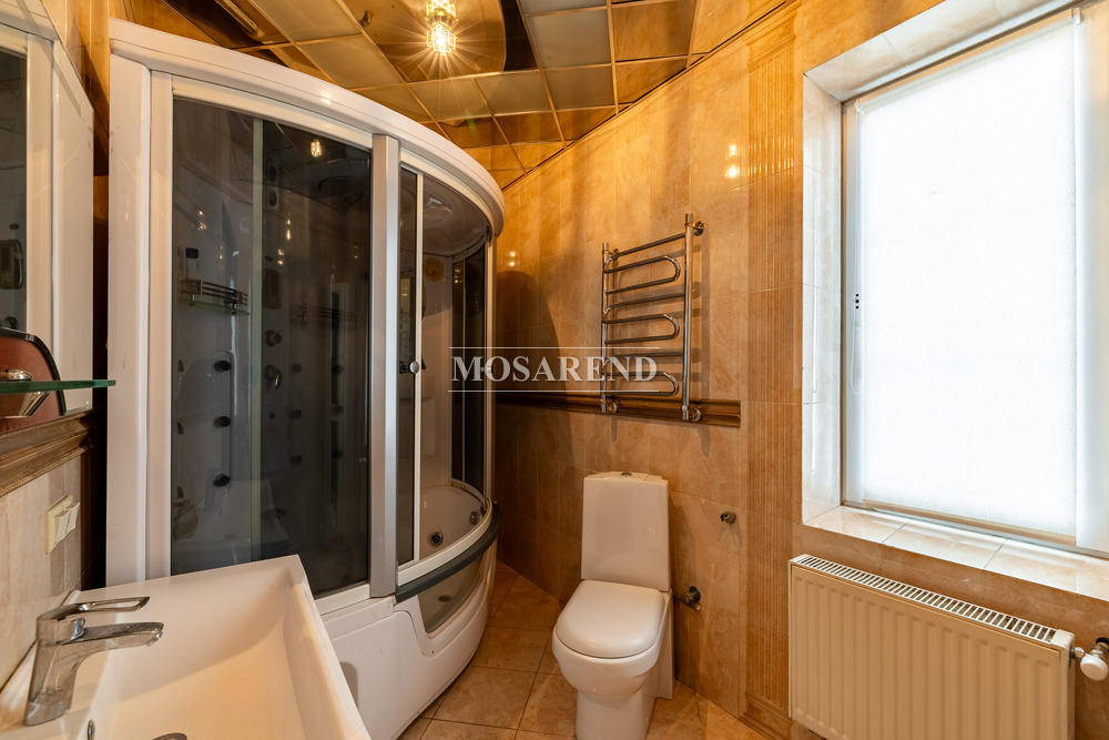 Комплекс из двух коттеджей на 50 человек