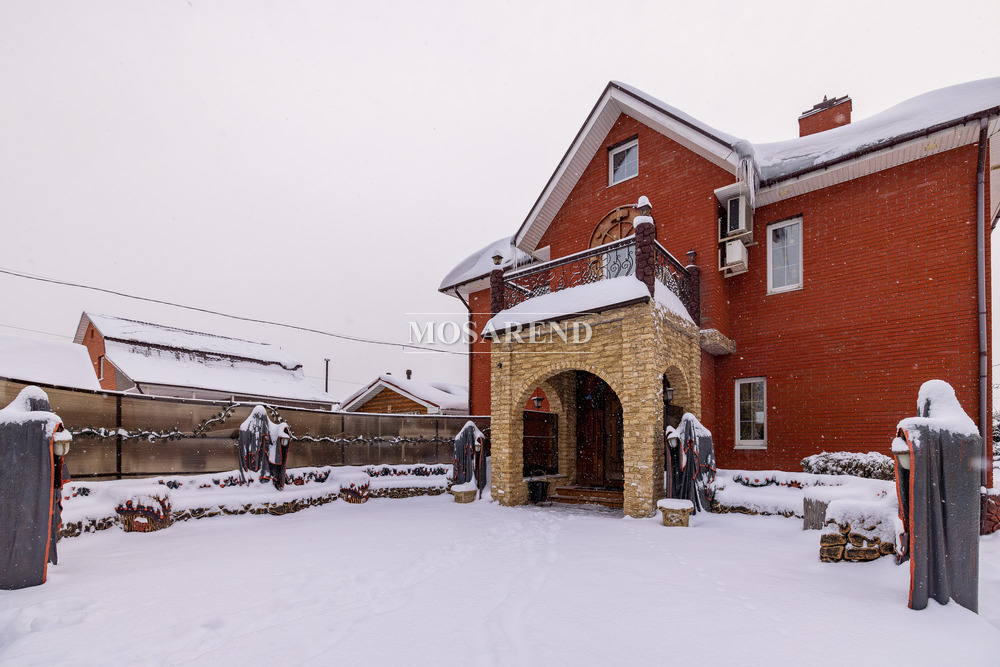 Комплекс из двух коттеджей на 50 человек