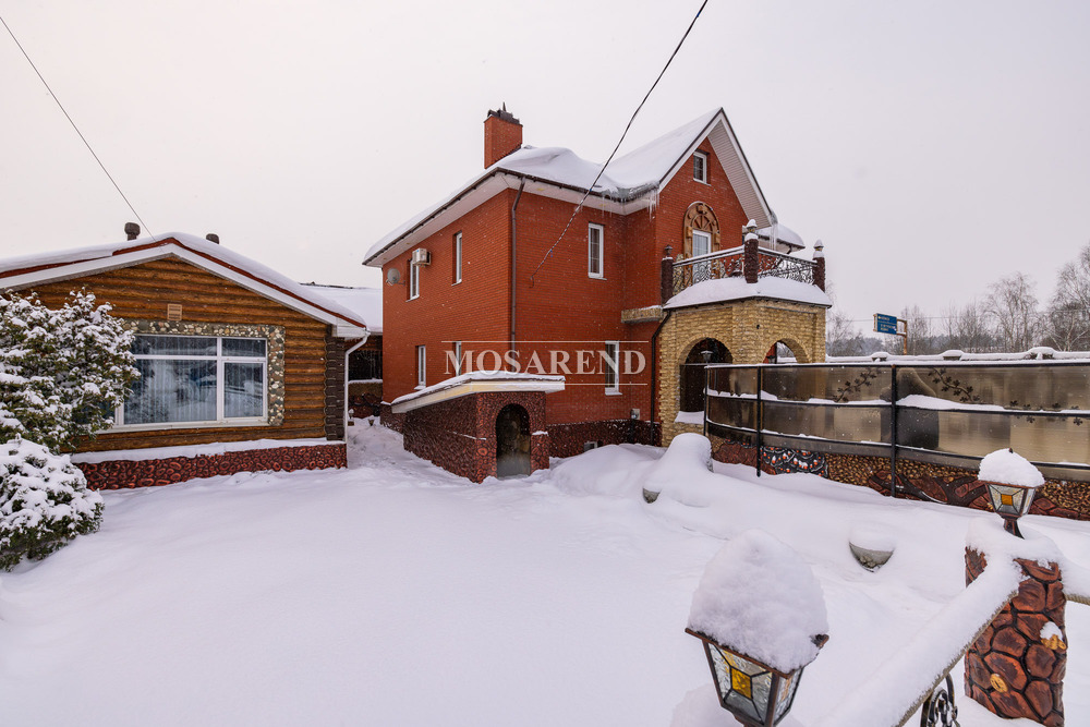 Комплекс из двух коттеджей на 50 человек