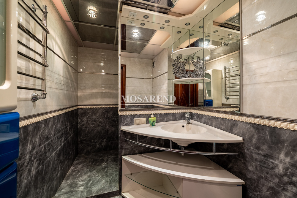 Комплекс из двух коттеджей на 50 человек