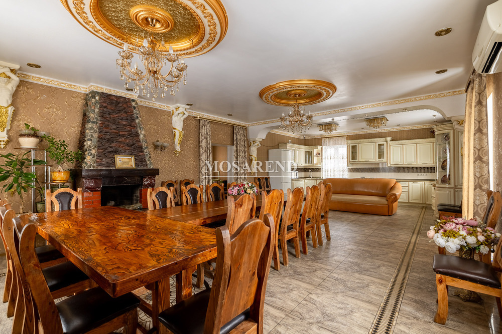 Комплекс из двух коттеджей на 50 человек