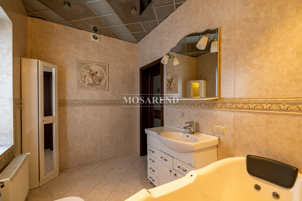 Комплекс из двух коттеджей на 50 человек