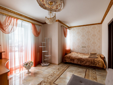 Комплекс из двух коттеджей на 50 человек