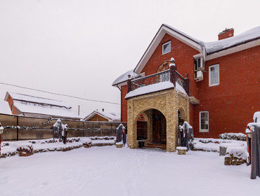 Комплекс из двух коттеджей на 50 человек