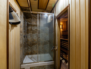 Комплекс из двух коттеджей на 50 человек