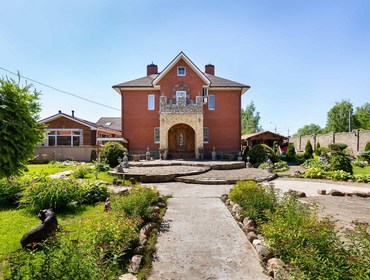Комплекс из двух коттеджей на 50 человек