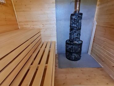 Комплекс из двух коттеджей на 16 человек