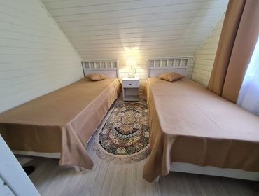 Комплекс из двух коттеджей на 16 человек