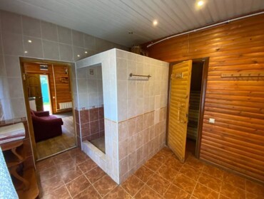 Маленький дом Вики - коттедж на 15 человек