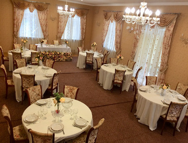 Комплекс из двух коттеджей на 65 человек