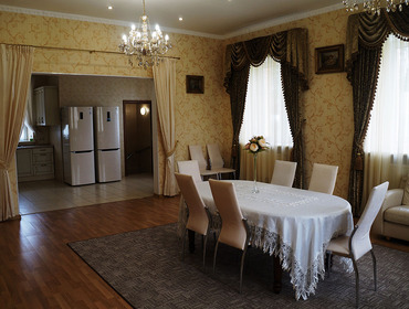 Комплекс из двух коттеджей на 65 человек