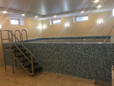 Комплекс из двух коттеджей на 65 человек