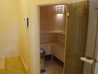 Комплекс из двух коттеджей на 65 человек