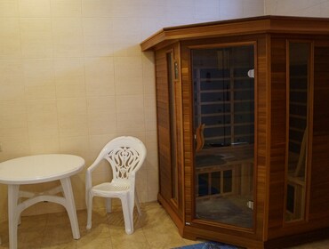 Комплекс из двух коттеджей на 65 человек