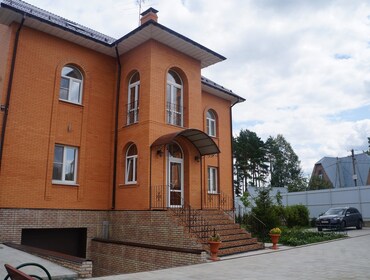 Комплекс из двух коттеджей на 65 человек