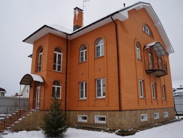 Комплекс из двух коттеджей на 65 человек