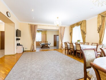 Комплекс из двух коттеджей на 65 человек