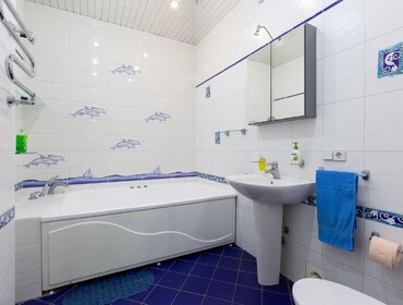 Комплекс из двух коттеджей на 65 человек