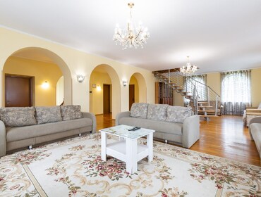 Комплекс из двух коттеджей на 65 человек