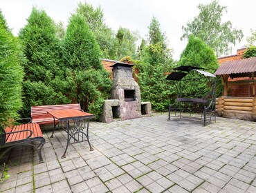 Комплекс из двух коттеджей на 65 человек